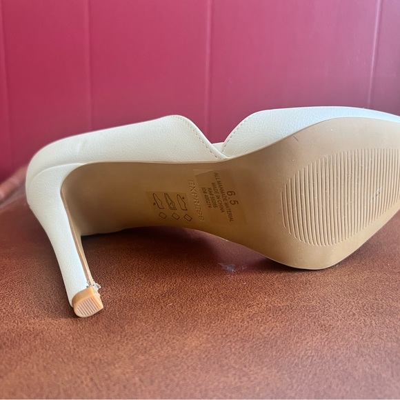Express White & Pink pumps - Picture 3 of 8